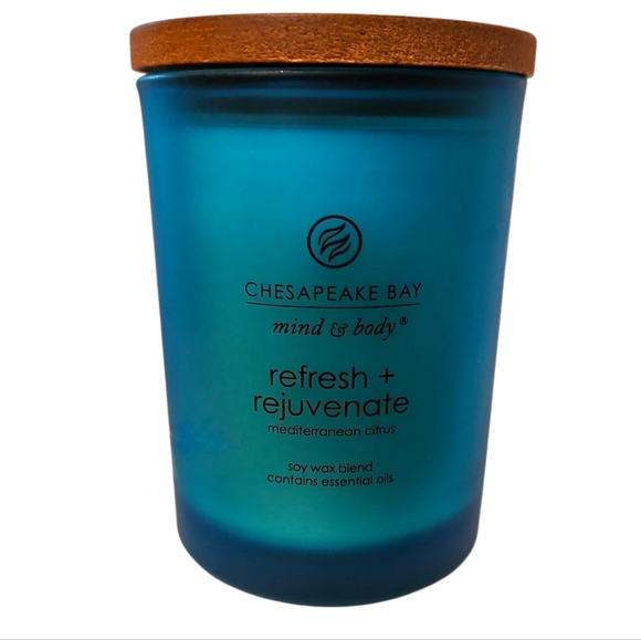 Chesapeake Bay Refresh & Rejuvenate Candle, Mediterranean Citrus, NWT - Picture 1 of 2